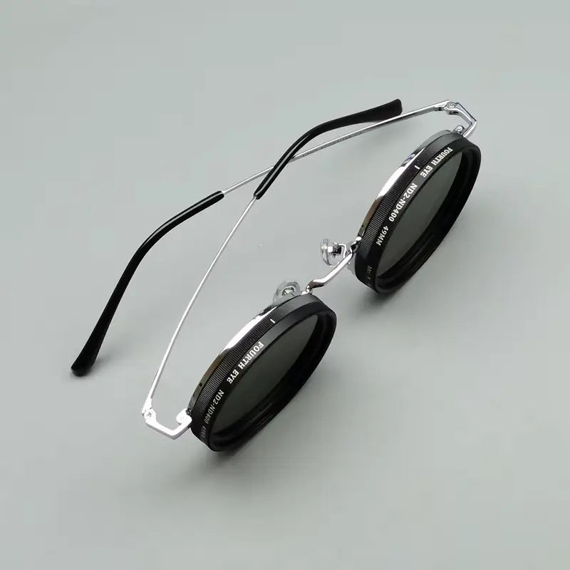 Optivista TwistTint™ ND9 — Draai. Dim. Zie scherper.